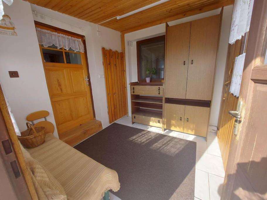Vila Dum Nedaleko Resovskych Vodopadu Tvrdkov Exteriér fotografie